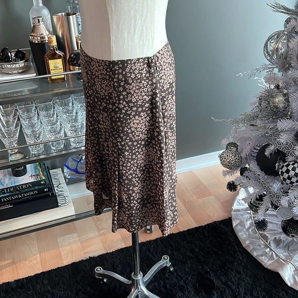 Moschino Cheap and Chic Floral Silk Skirt Size 8 - Picture 4 of 9